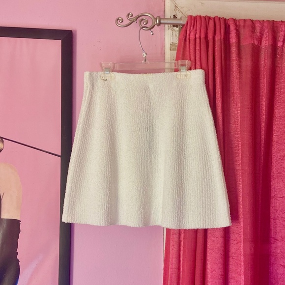 Day + Moon Dresses & Skirts - NWT day + moon Fuzzy White Mini White Skater Skirt Elastic Waist Women’s Medium